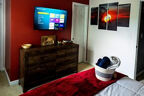 Amazin Lrg 3 Bed house w/ King bed