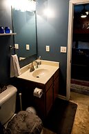 Amazin Lrg 3 Bed house w/ King bed