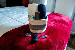 Amazin Lrg 3 Bed house w/ King bed