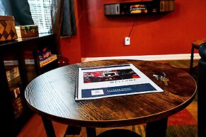 Amazin Lrg 3 Bed house w/ King bed