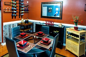 Amazin Lrg 3 Bed house w/ King bed