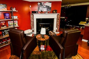 Amazin Lrg 3 Bed house w/ King bed