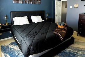 Amazin Lrg 3 Bed house w/ King bed