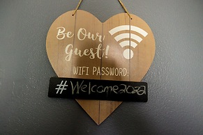 Amazin Lrg 3 Bed house w/ King bed