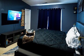 Amazin Lrg 3 Bed house w/ King bed