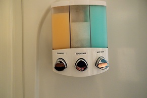 Amazin Lrg 3 Bed house w/ King bed