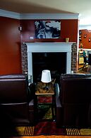 Amazin Lrg 3 Bed house w/ King bed