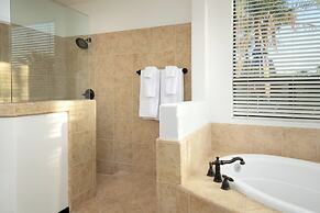 5BR Resort Style Entertainer with Pool, Spa, BBQ