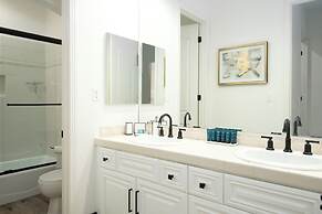 5BR Resort Style Entertainer with Pool, Spa, BBQ