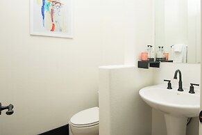 5BR Resort Style Entertainer with Pool, Spa, BBQ