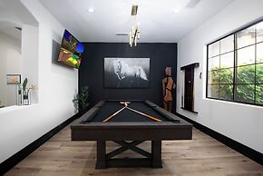 5BR Resort Style Entertainer with Pool, Spa, BBQ