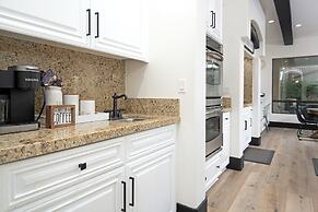 5BR Resort Style Entertainer with Pool, Spa, BBQ