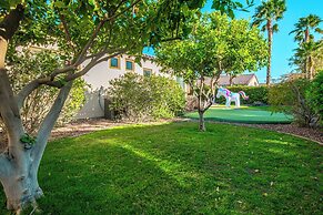 5BR Resort Style Entertainer with Pool, Spa, BBQ