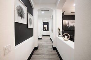 5BR Resort Style Entertainer with Pool, Spa, BBQ