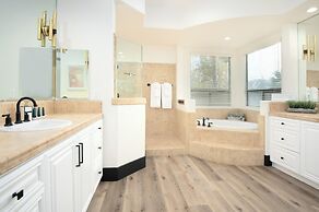 5BR Resort Style Entertainer with Pool, Spa, BBQ