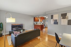 Scenic 1BR APT in Arlington Heights