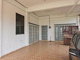 OYO 90706 Empire Inn 2