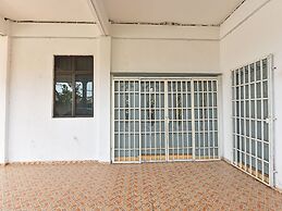 OYO 90706 Empire Inn 2