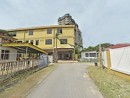 OYO 90706 Empire Inn 2