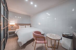 FEBRUARY HOTEL LIONS PARK DAEGU