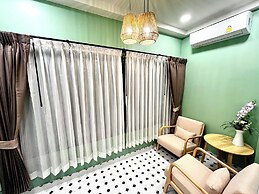 USABAI Riverside Boutique Hotel