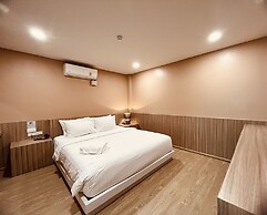 USABAI Riverside Boutique Hotel