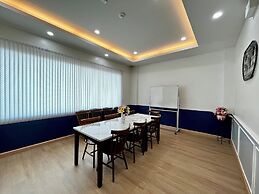 USABAI Riverside Boutique Hotel