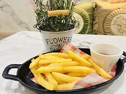 USABAI Riverside Boutique Hotel