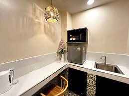 USABAI Riverside Boutique Hotel