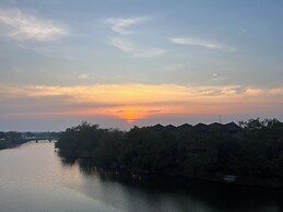USABAI Riverside Boutique Hotel