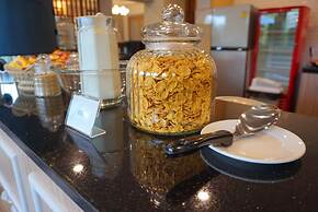 USABAI Riverside Boutique Hotel