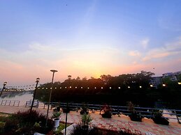 USABAI Riverside Boutique Hotel