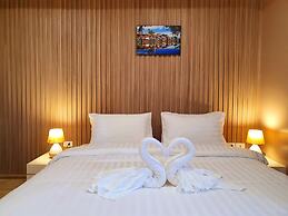 USABAI Riverside Boutique Hotel