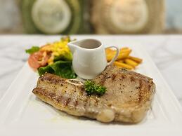 USABAI Riverside Boutique Hotel