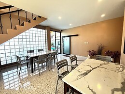USABAI Riverside Boutique Hotel
