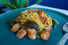 USABAI Riverside Boutique Hotel