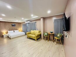 USABAI Riverside Boutique Hotel