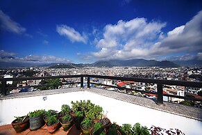 Woodapple Hotel and Spa