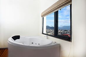 Woodapple Hotel and Spa