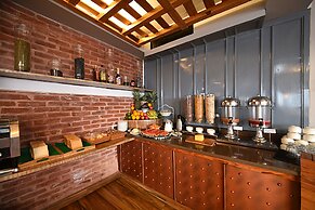 Woodapple Hotel and Spa