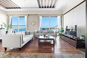 WelHome - Deluxe Apartment With Panoramic Sea Views