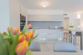 Dream Lake Apartments