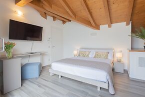 Dream Lake Apartments