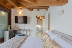 Dream Lake Apartments