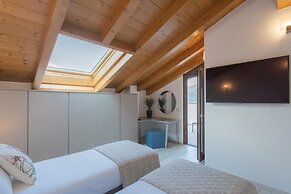 Dream Lake Apartments