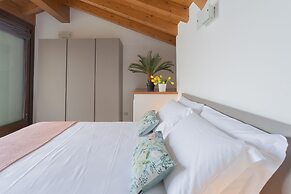 Dream Lake Apartments