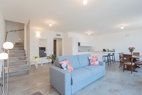 Dream Lake Apartments