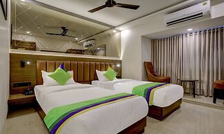 Treebo Castle Rock Inn