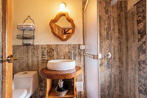 Unuwasi Hotel & Villa