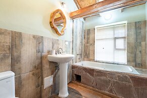 Unuwasi Hotel & Villa